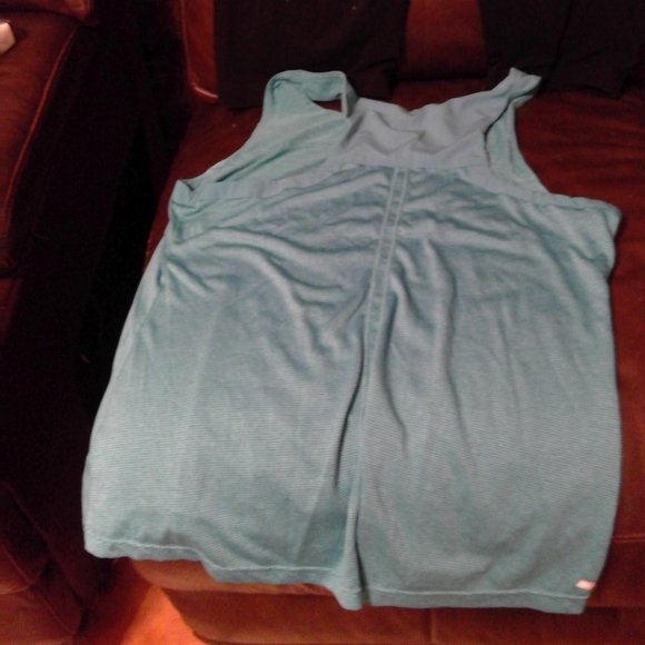 Bundle of Women's Athletic Wear - Picture 8 of 9
